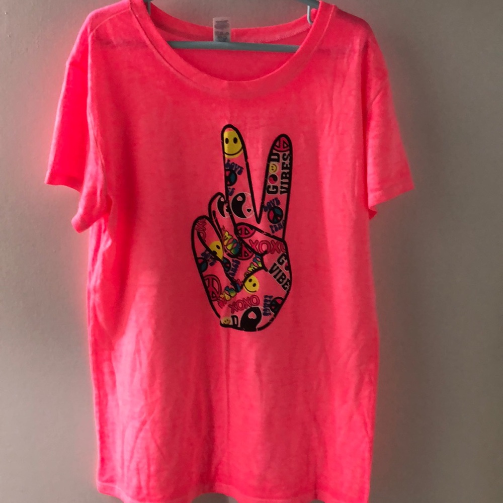 Girls hot pink peace sign t shirt.